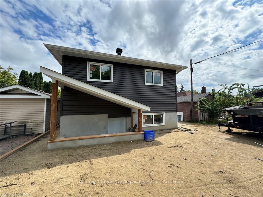 1556 Fraser Street Property Photo 29