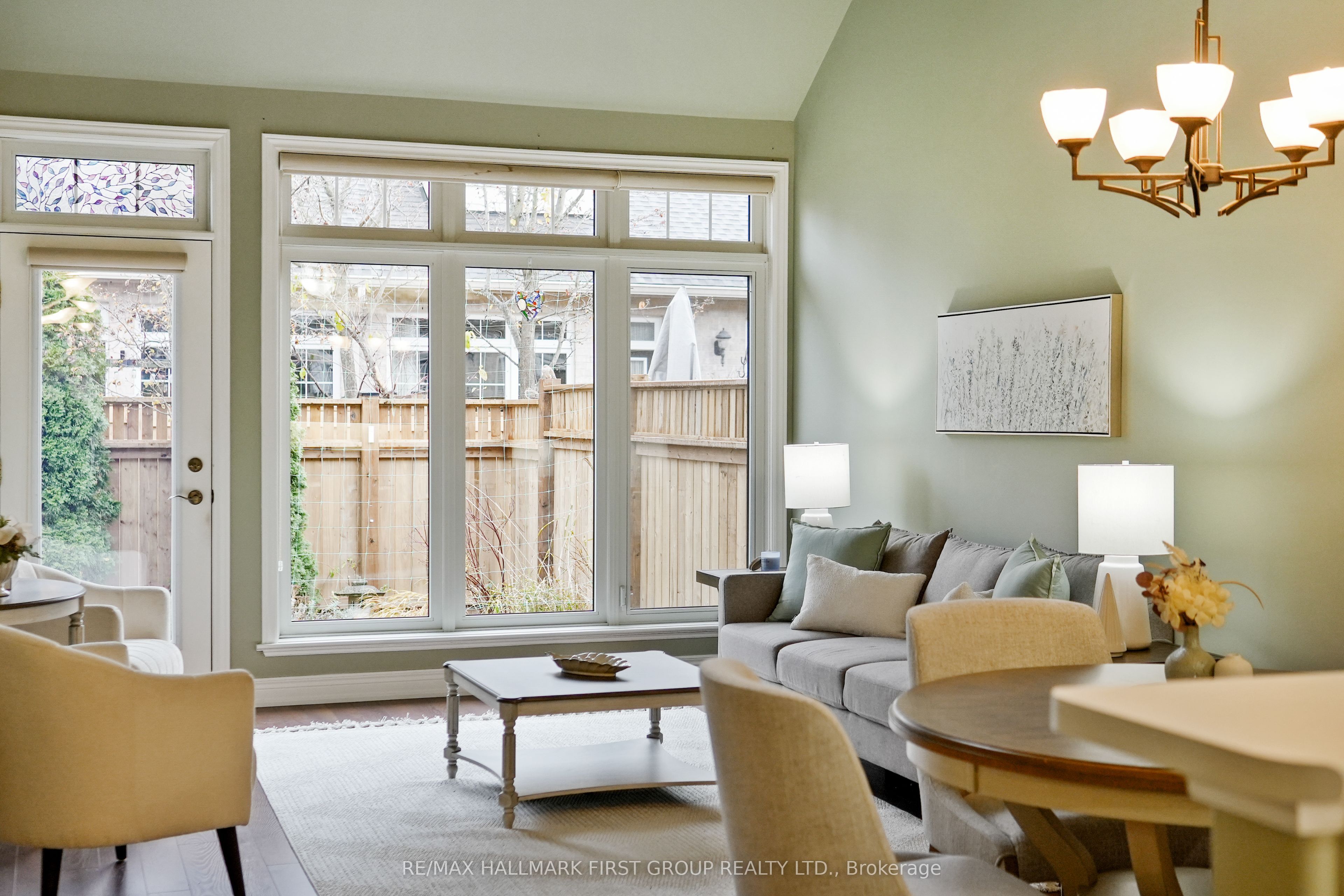 #505 - 120 University Avenue Property Photo 11