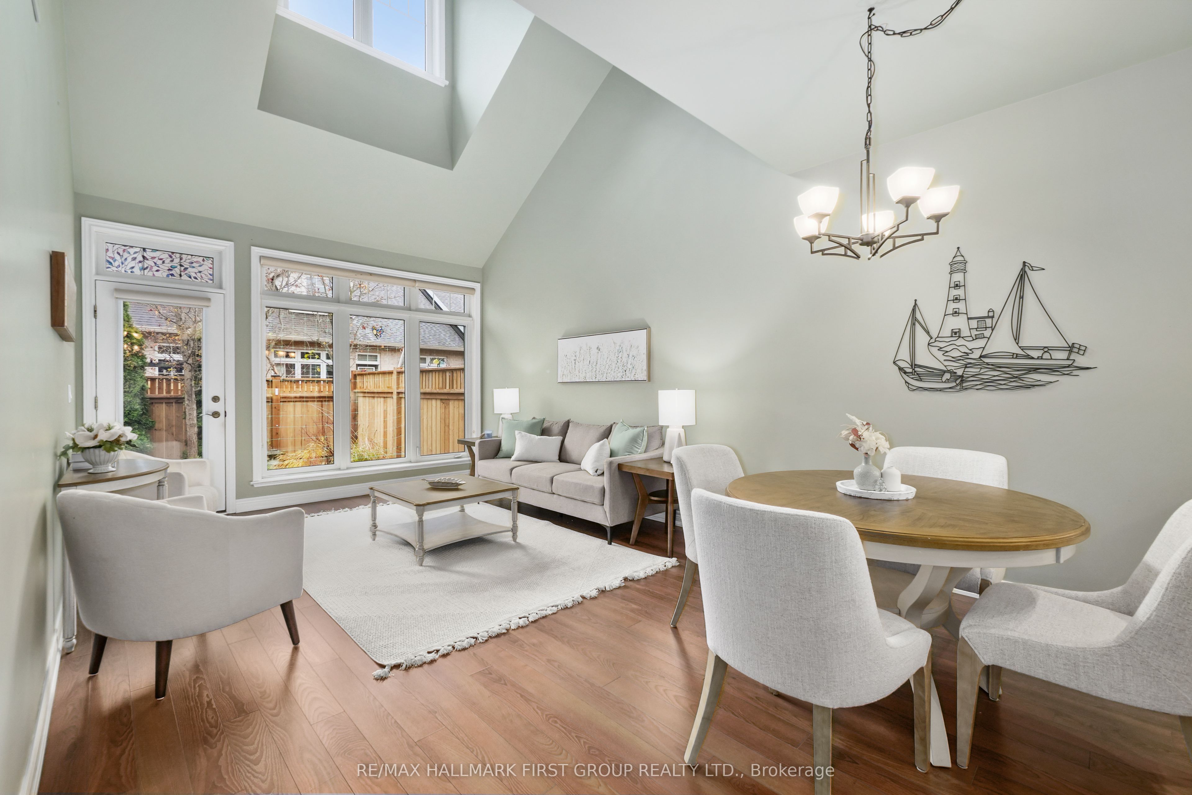 #505 - 120 University Avenue Property Photo 12