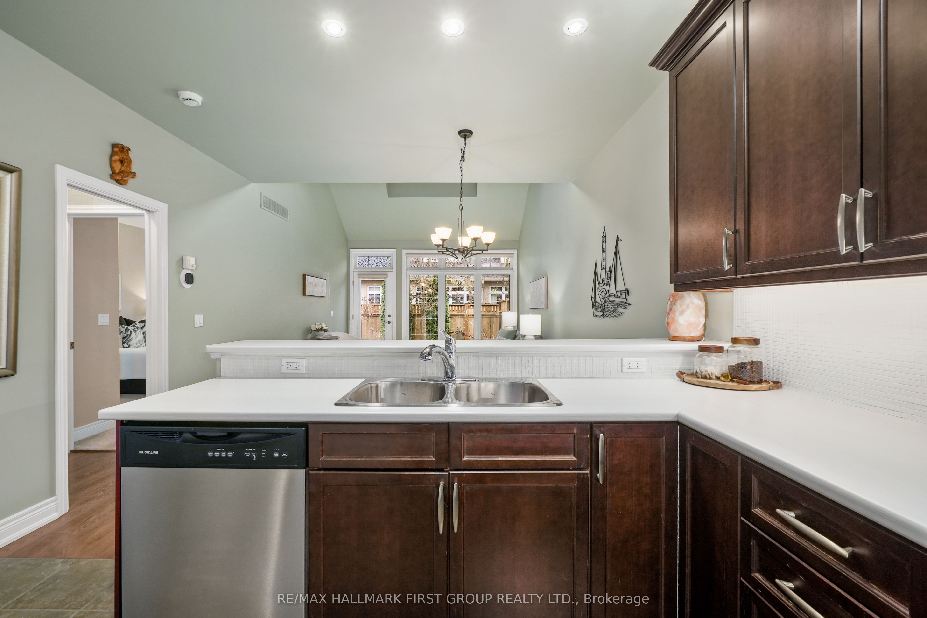 #505 - 120 University Avenue Property Photo 14