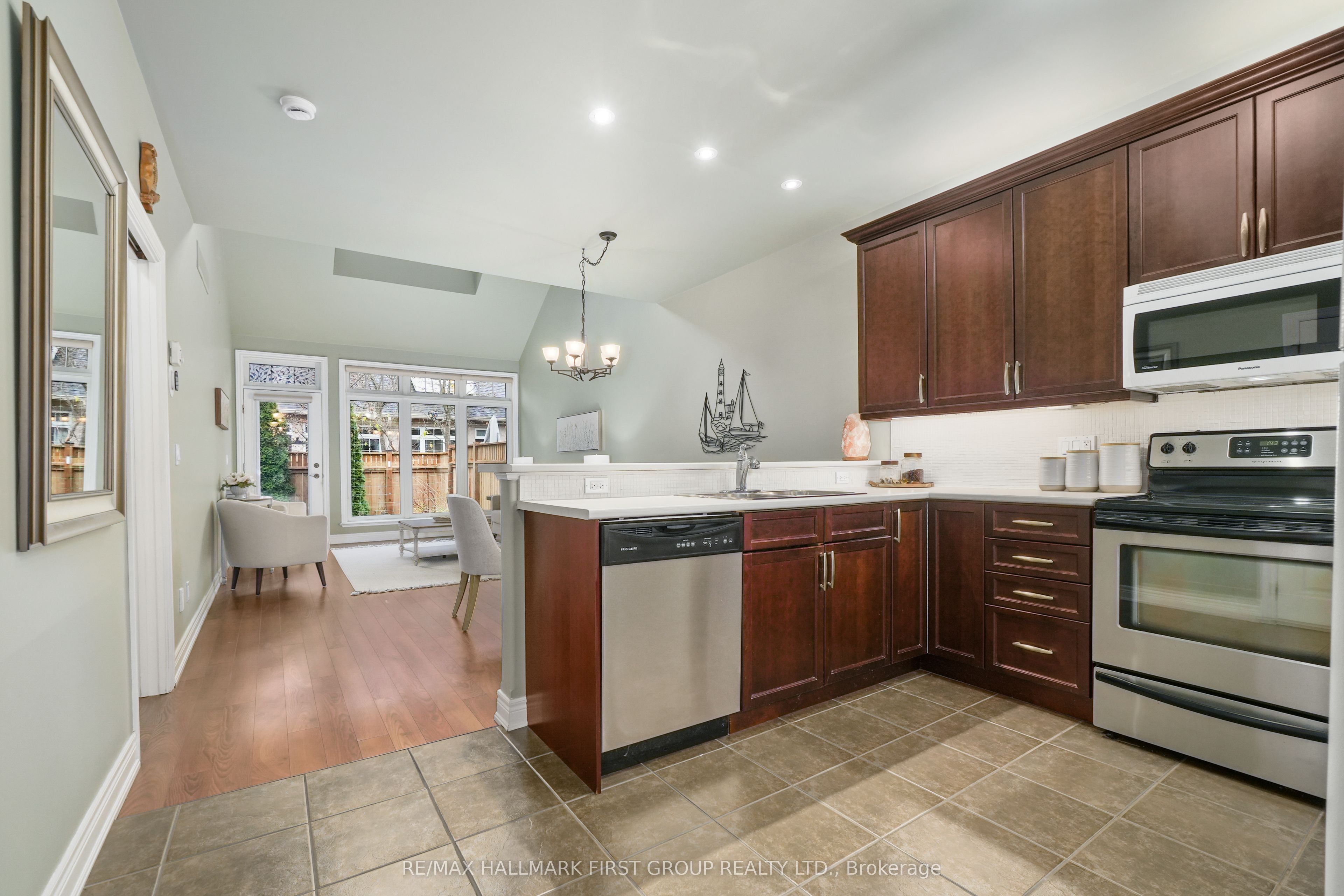 #505 - 120 University Avenue Property Photo 18