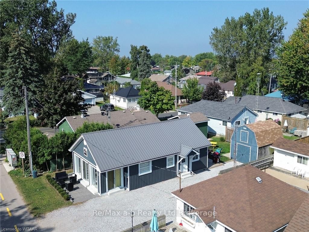 74 Erie Blvd Property Photo