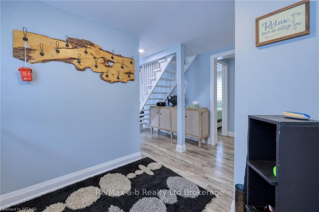 74 Erie Boulevard Property Photo 3