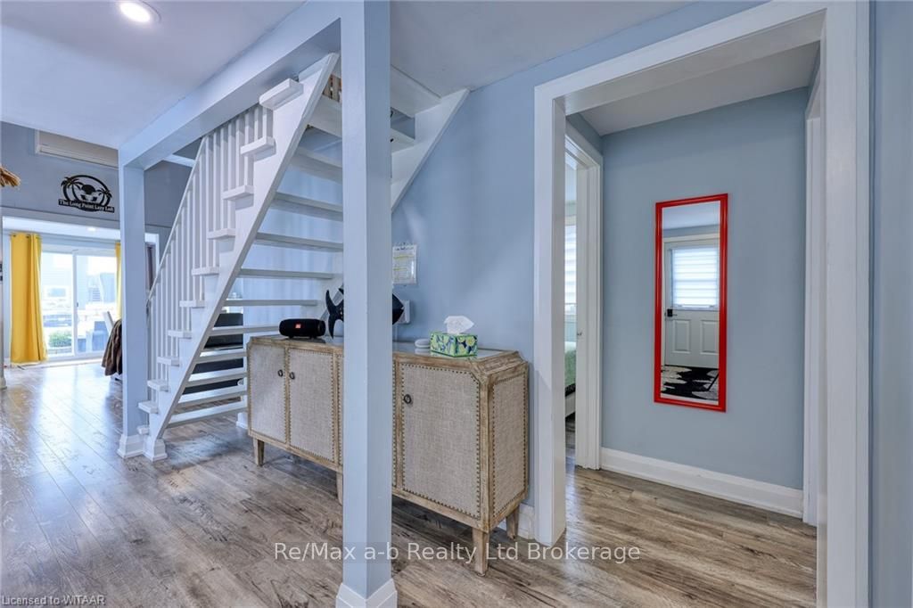 74 Erie Boulevard Property Photo 4