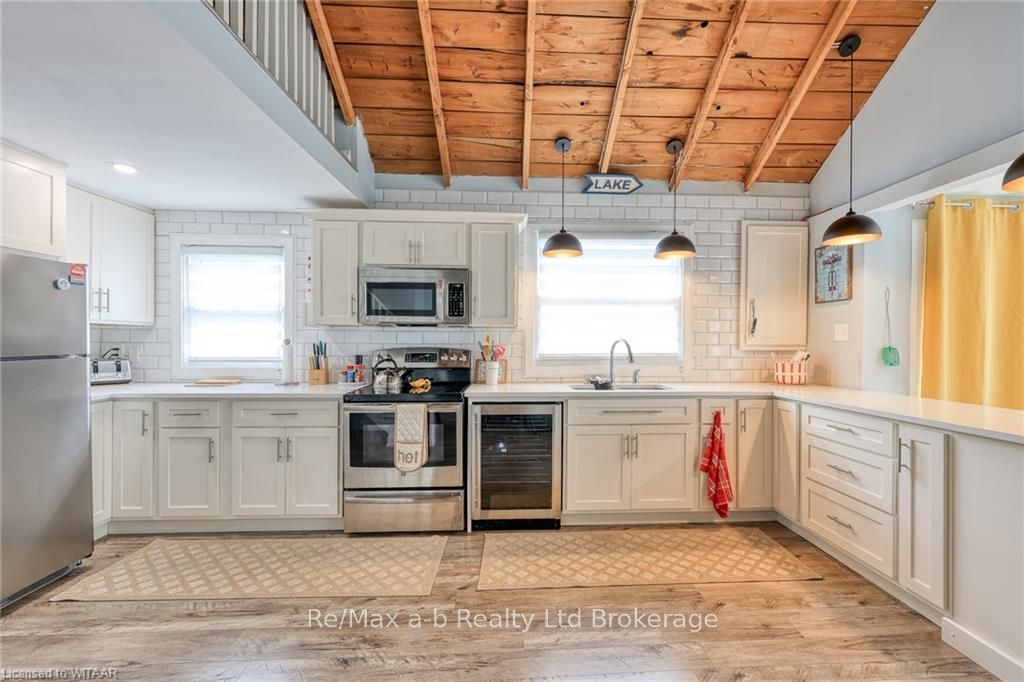 74 Erie Boulevard Property Photo 12