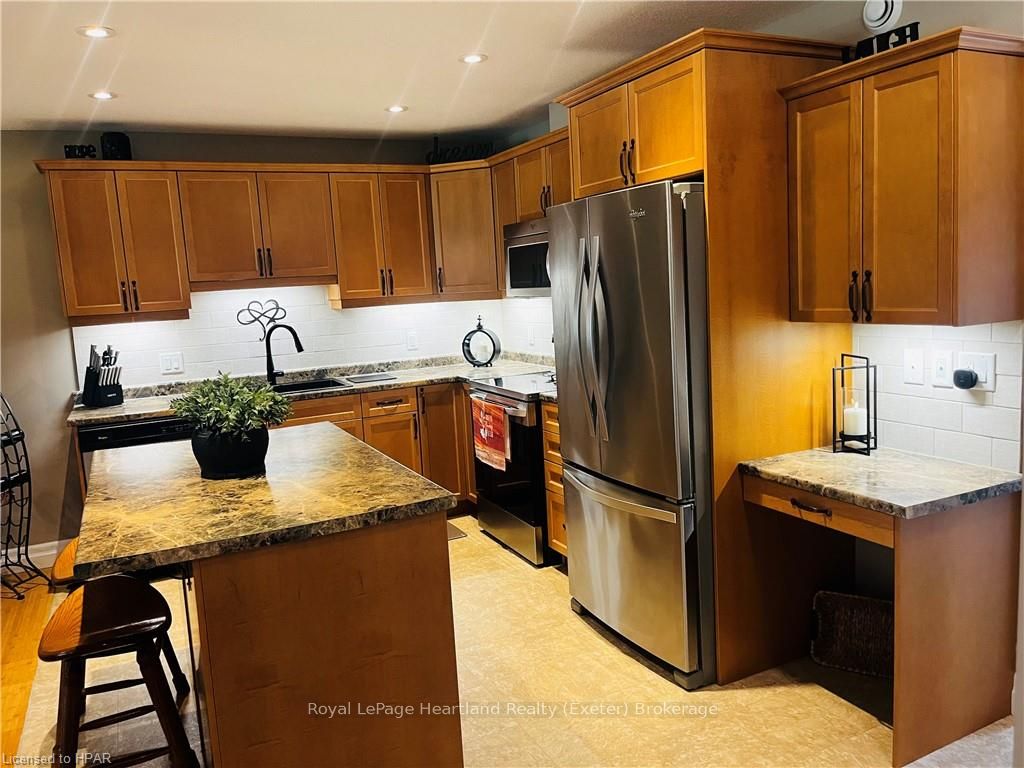 81 Redford Drive Property Photo 6