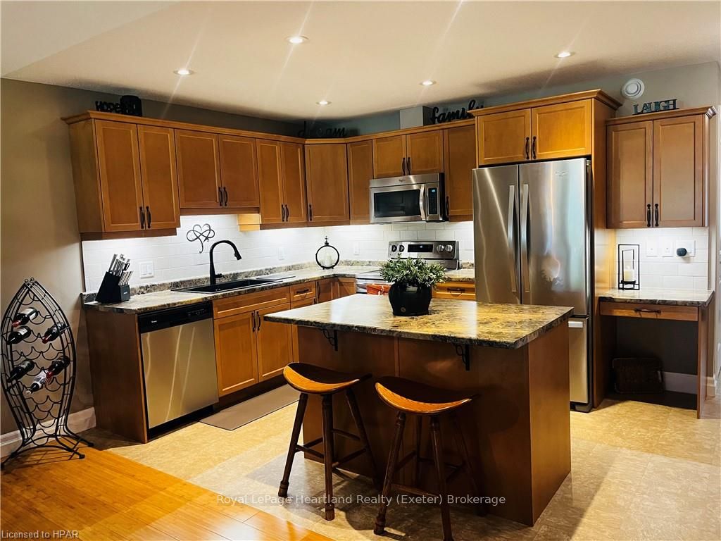 81 Redford Drive Property Photo 7