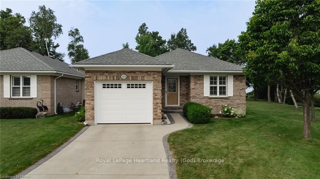 301 Bethune Crescent Property Photo 1