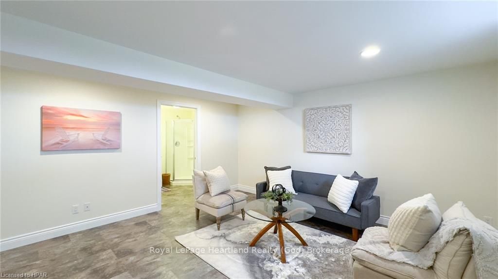 301 Bethune Crescent Property Photo 23