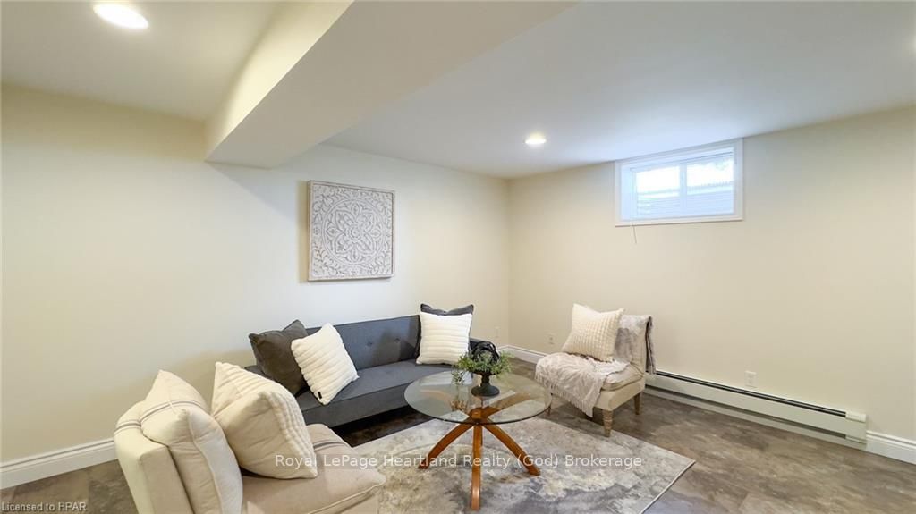 301 Bethune Crescent Property Photo 25
