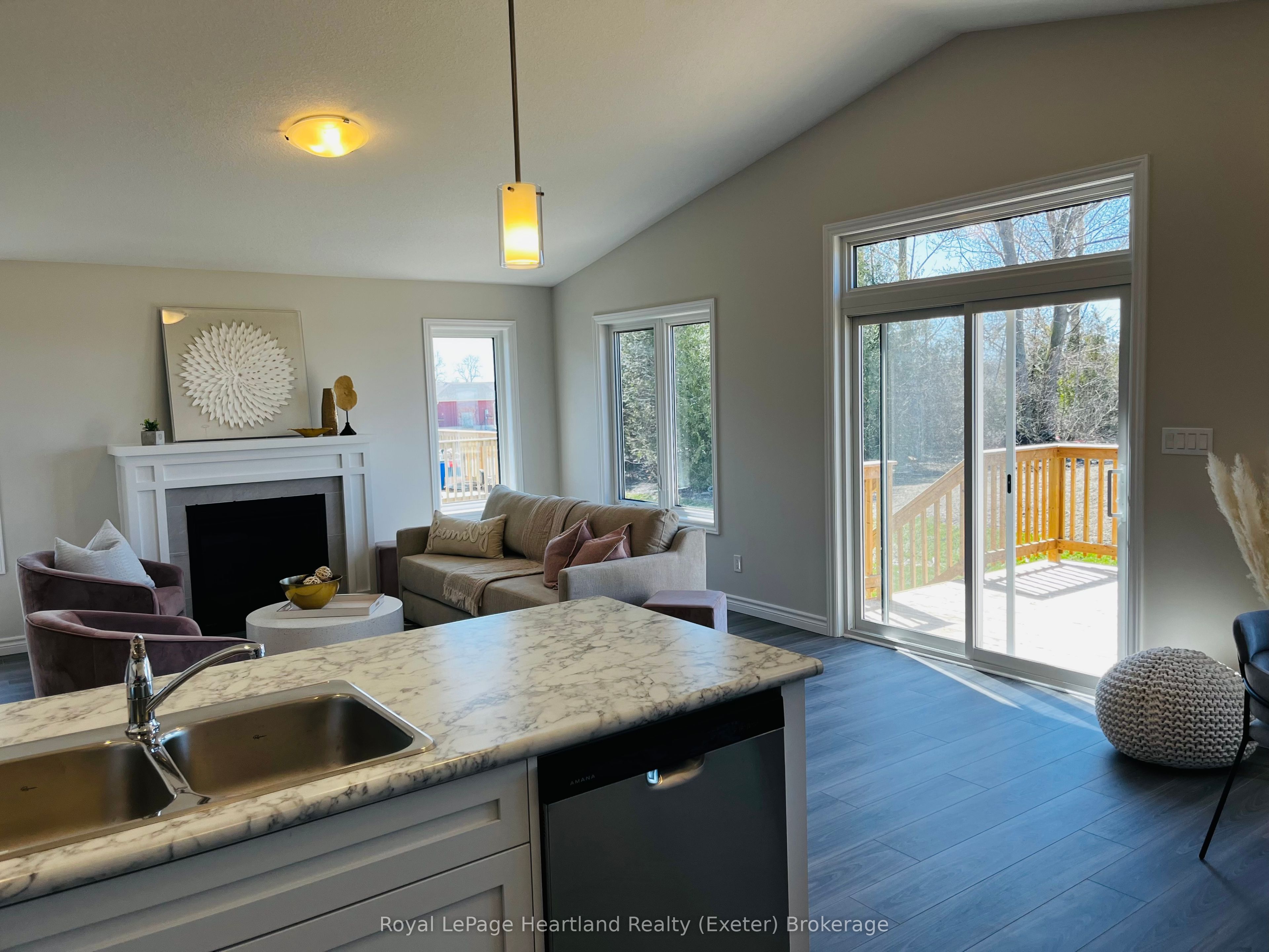 21 Bluffs View Boulevard Property Photo 6