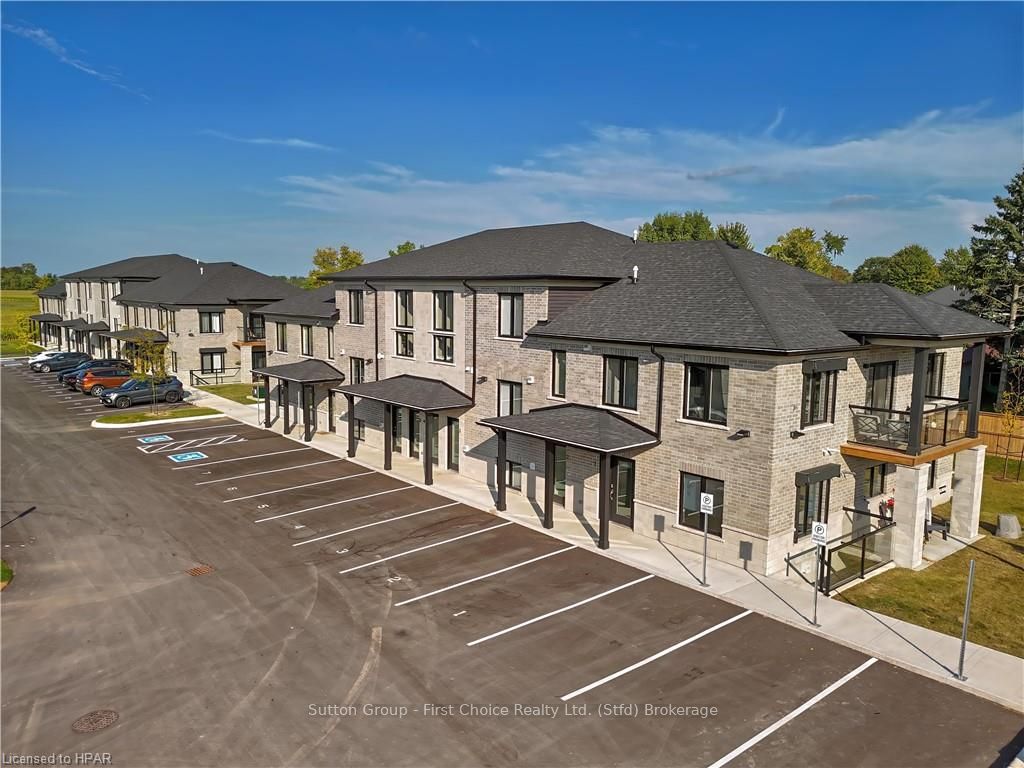 #27 - 3202 Vivian Line Property Photo 11