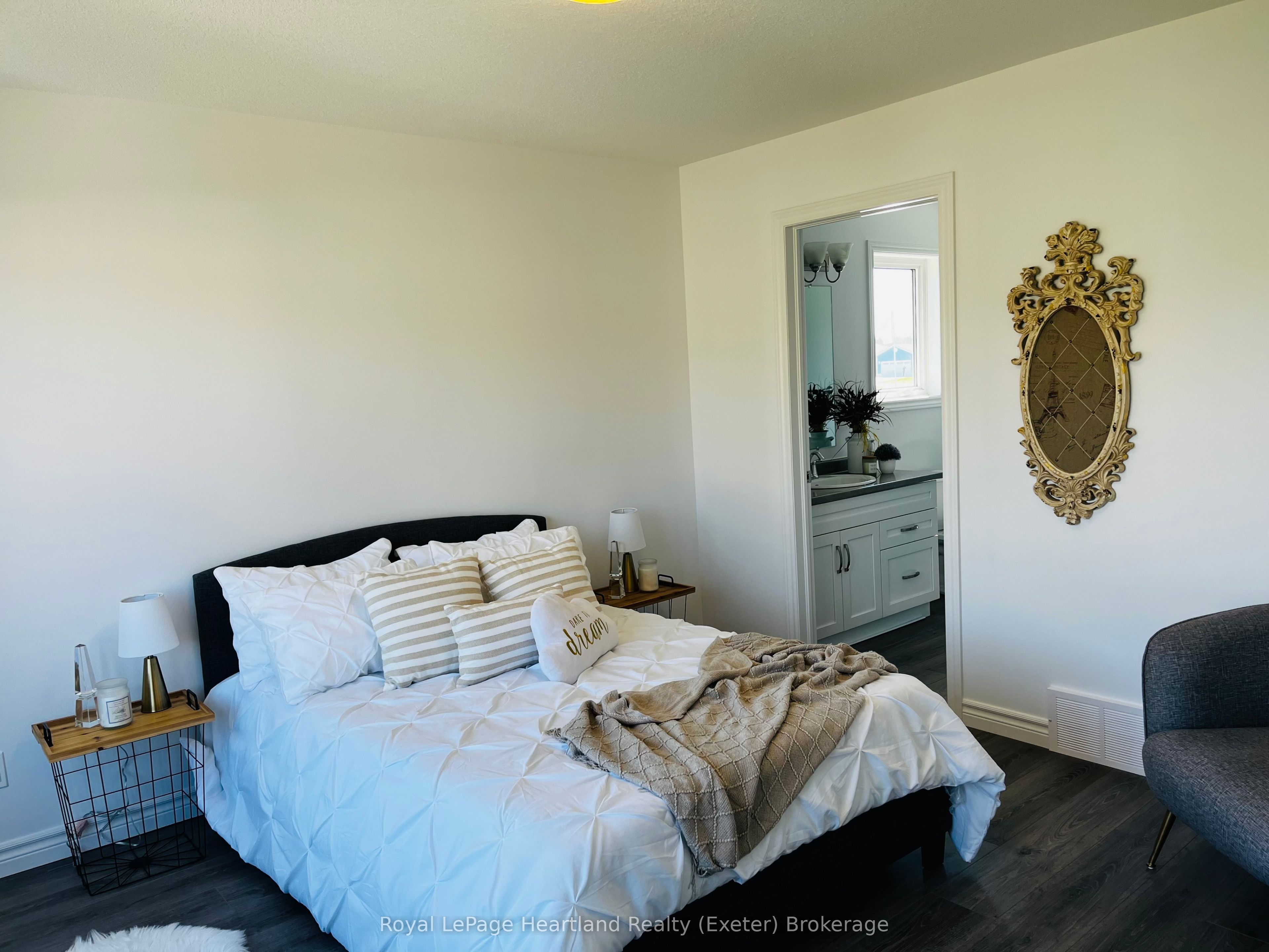 20 Bluffs View Boulevard Property Photo 8