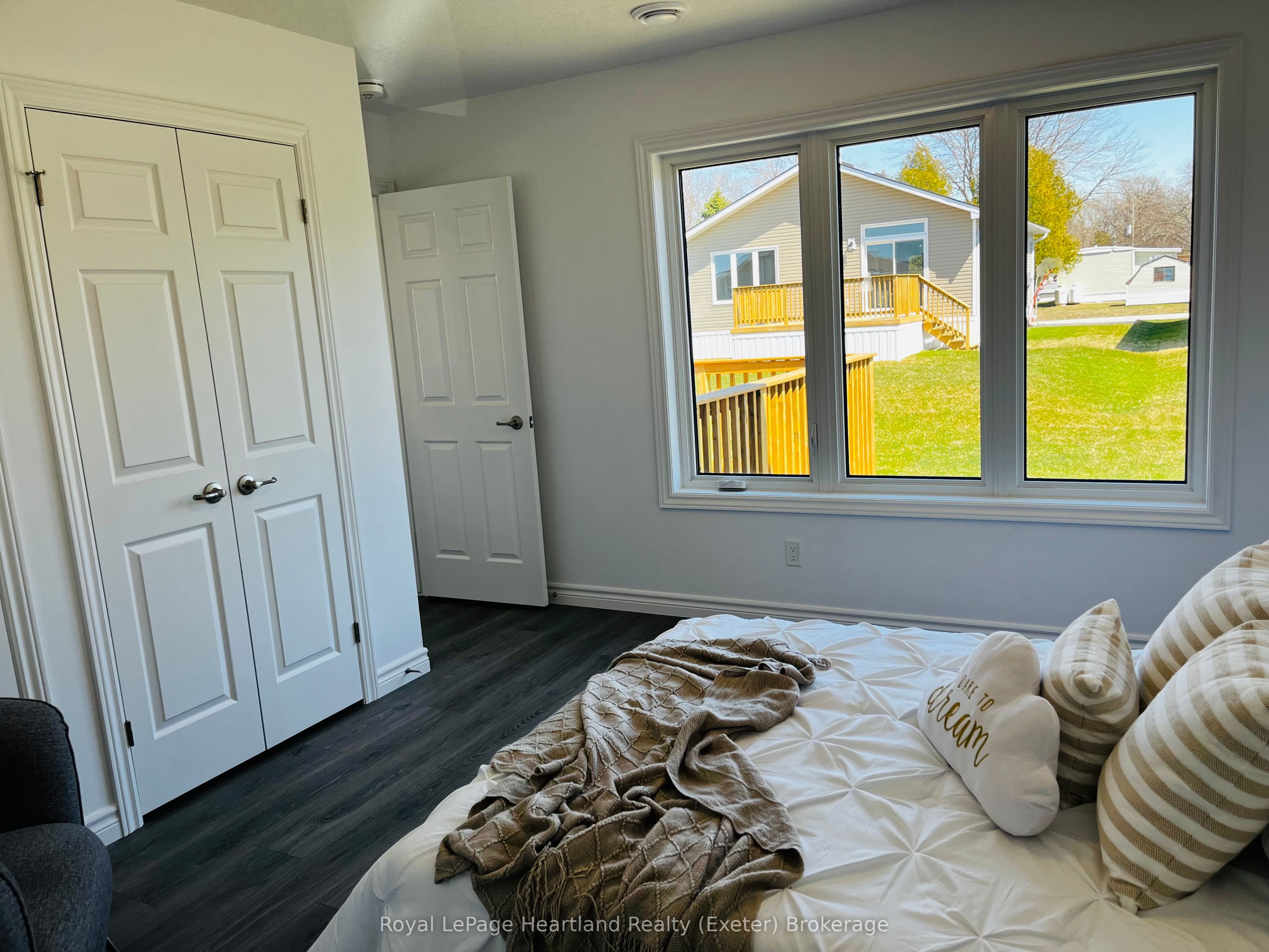 20 Bluffs View Boulevard Property Photo 9