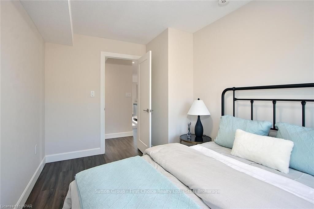 #24 - 3202 Vivian Line Property Photo 18