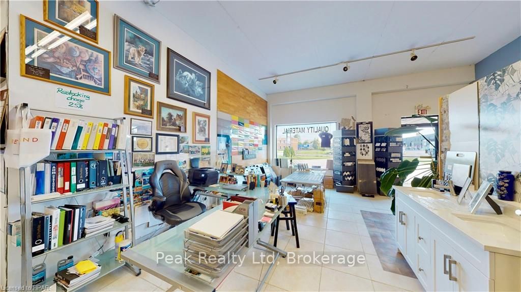 309 Lorne Avenue E Property Photo 8