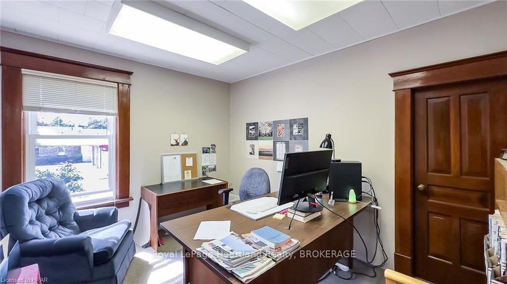 405 Queen St Property Photo 8
