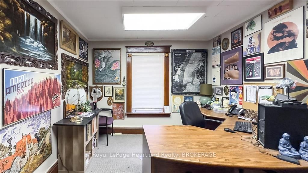 405 Queen St Property Photo 13