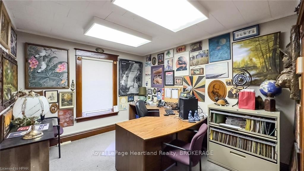 405 Queen St Property Photo 14