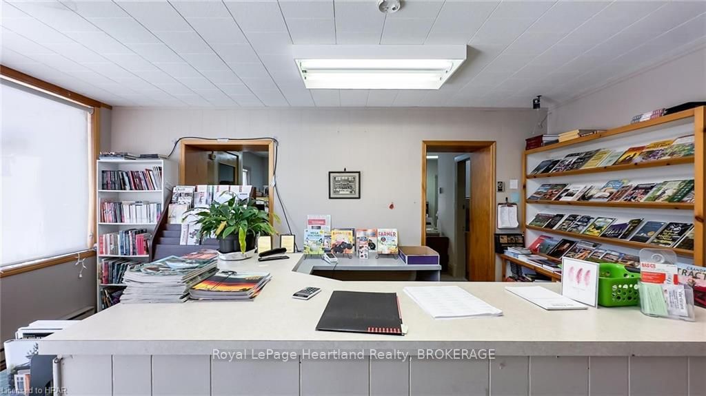 405 Queen St Property Photo 18