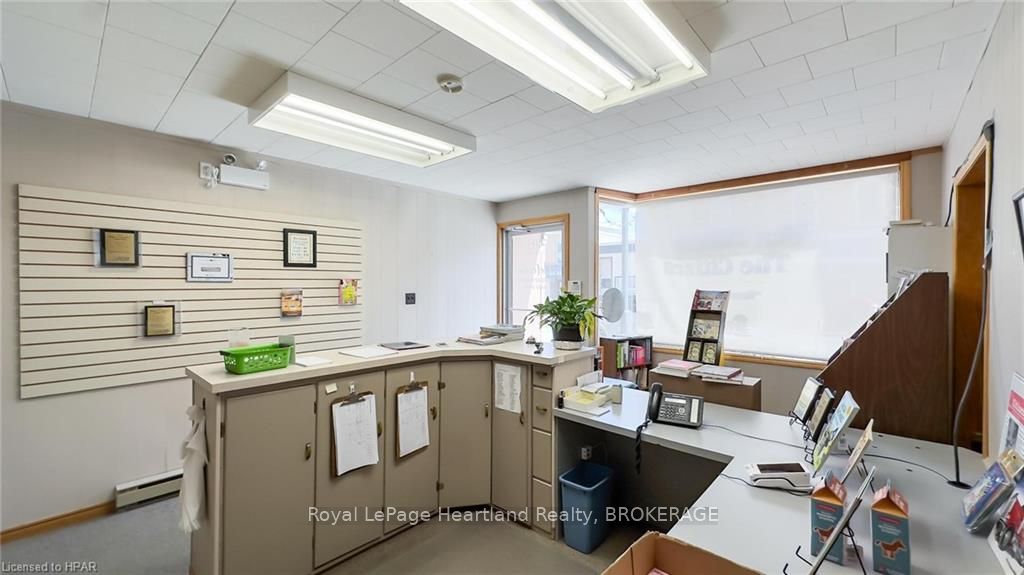 405 Queen St Property Photo 20