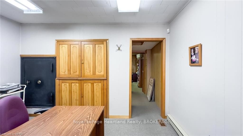 405 Queen St Property Photo 21
