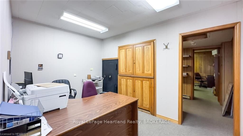 405 Queen St Property Photo 22