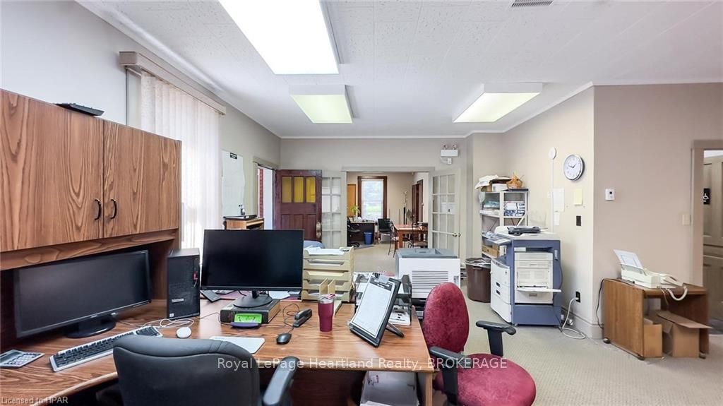 405 Queen St Property Photo 30