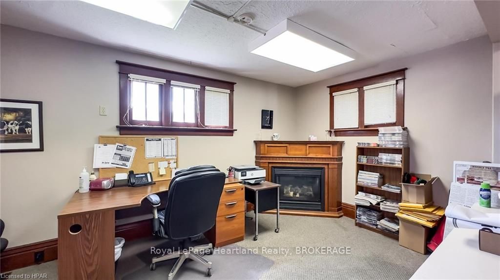 405 Queen St Property Photo 38