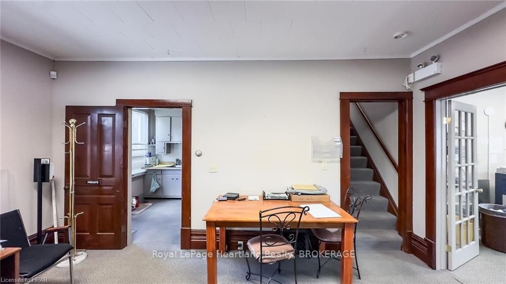 405 Queen St Property Photo 40