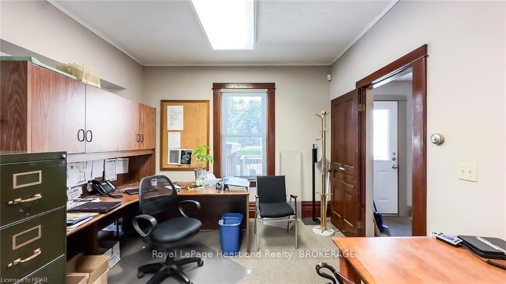 405 Queen St Property Photo 41
