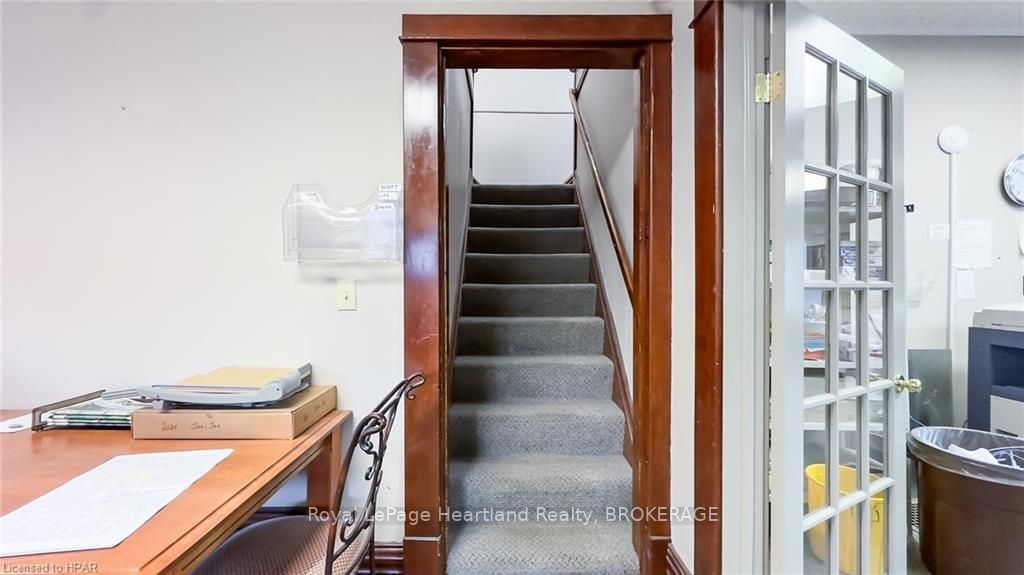 405 Queen St Property Photo 47