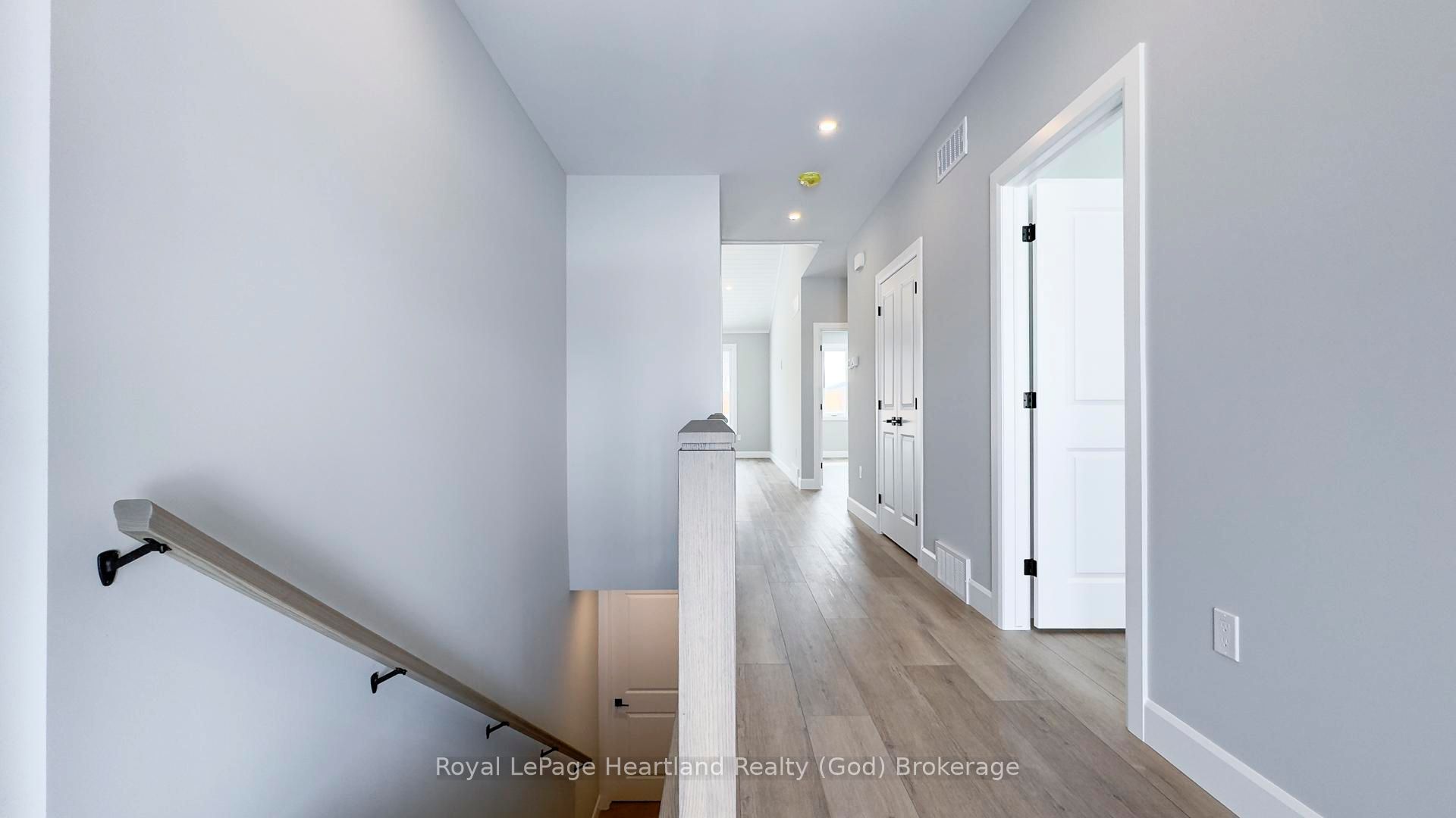 455 Woodridge Drive Property Photo 4