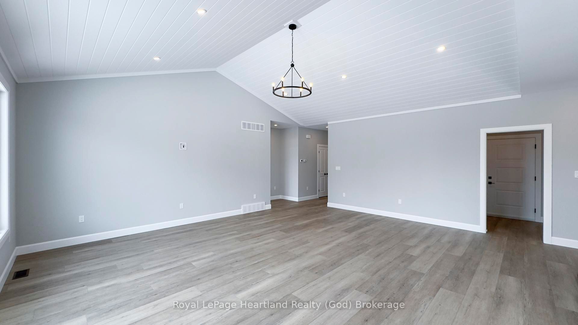 455 Woodridge Drive Property Photo 13