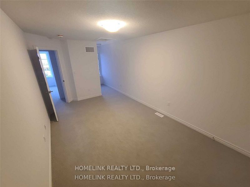 #121 - 61 Soho Street Property Photo 2