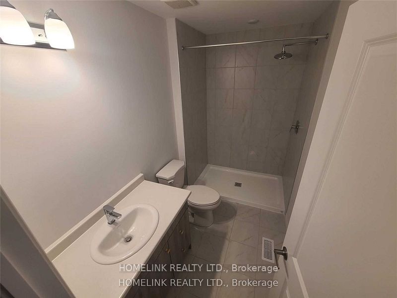 #121 - 61 Soho Street Property Photo 3