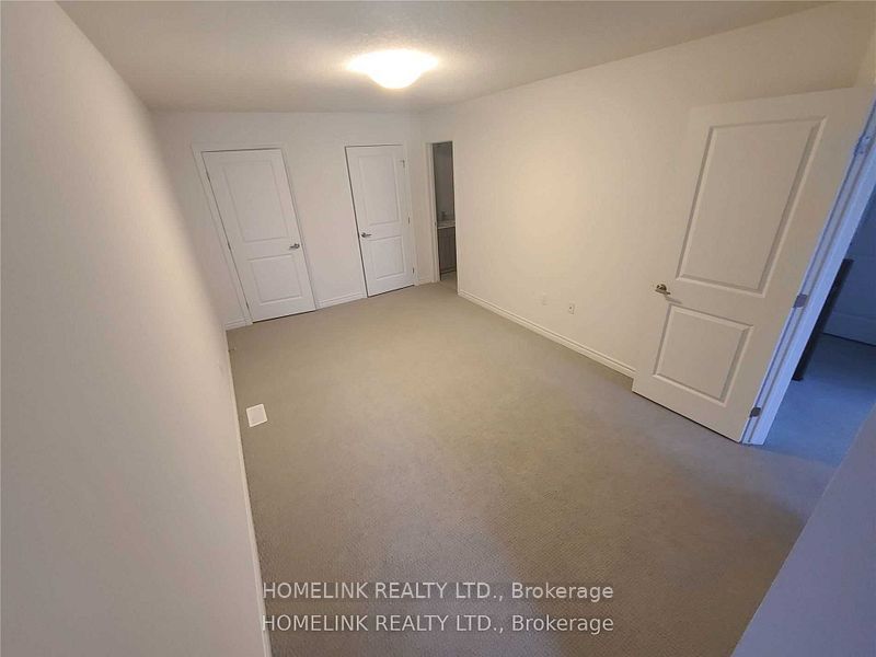#121 - 61 Soho Street Property Photo 4
