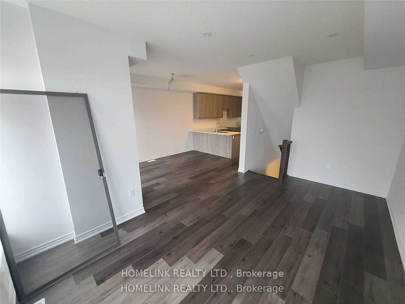 #121 - 61 Soho Street Property Photo 5