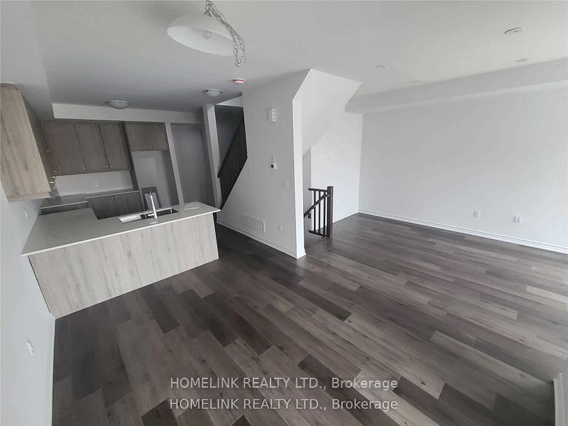#121 - 61 Soho Street Property Photo 6