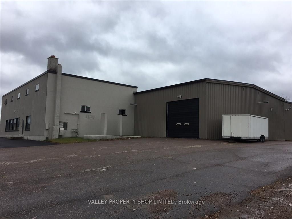 3532 Petawawa Boulevard Property Photo 1