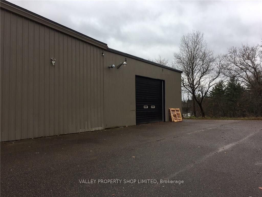 3532 Petawawa Boulevard Property Photo 2