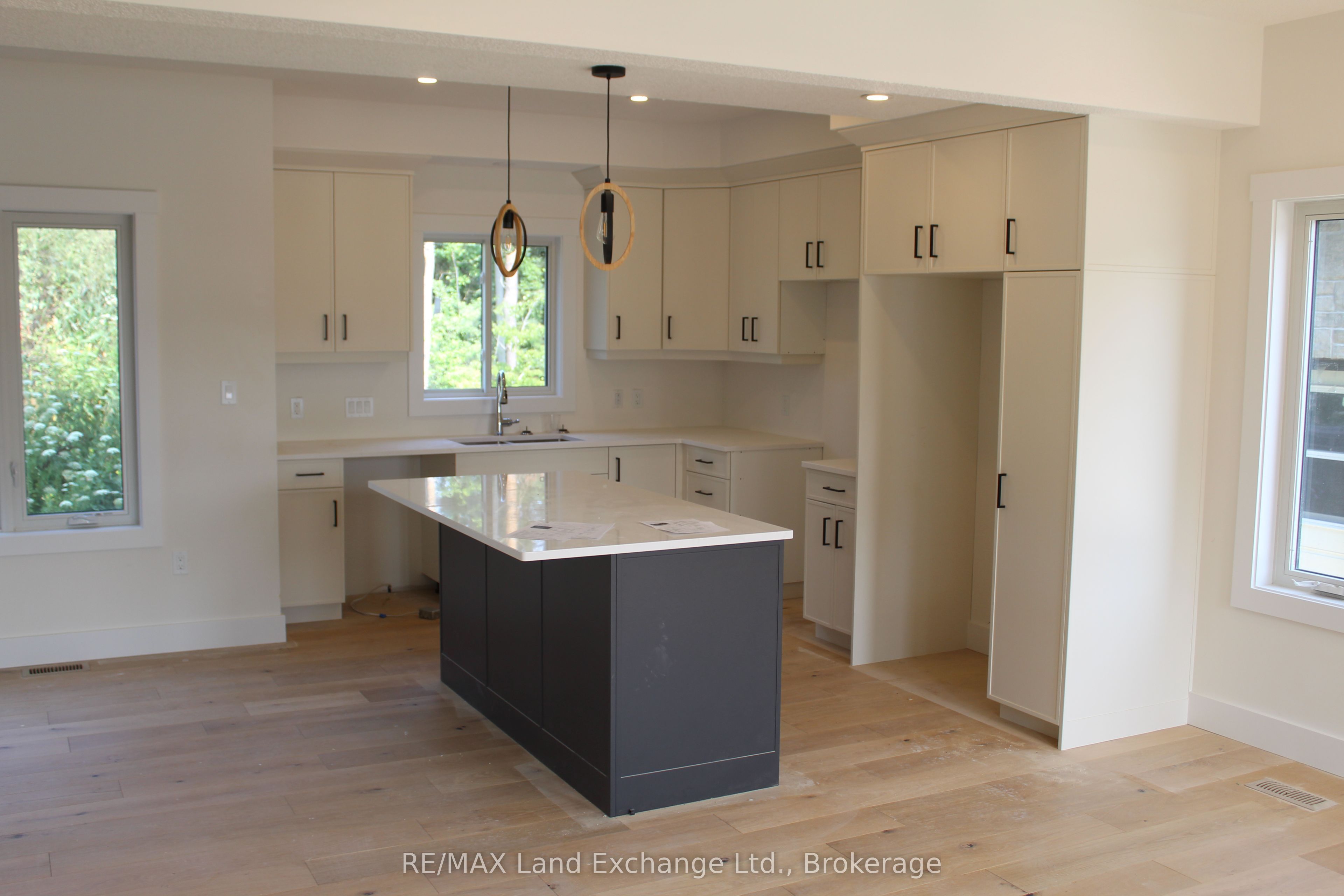 766 Campbell Avenue Property Photo 2