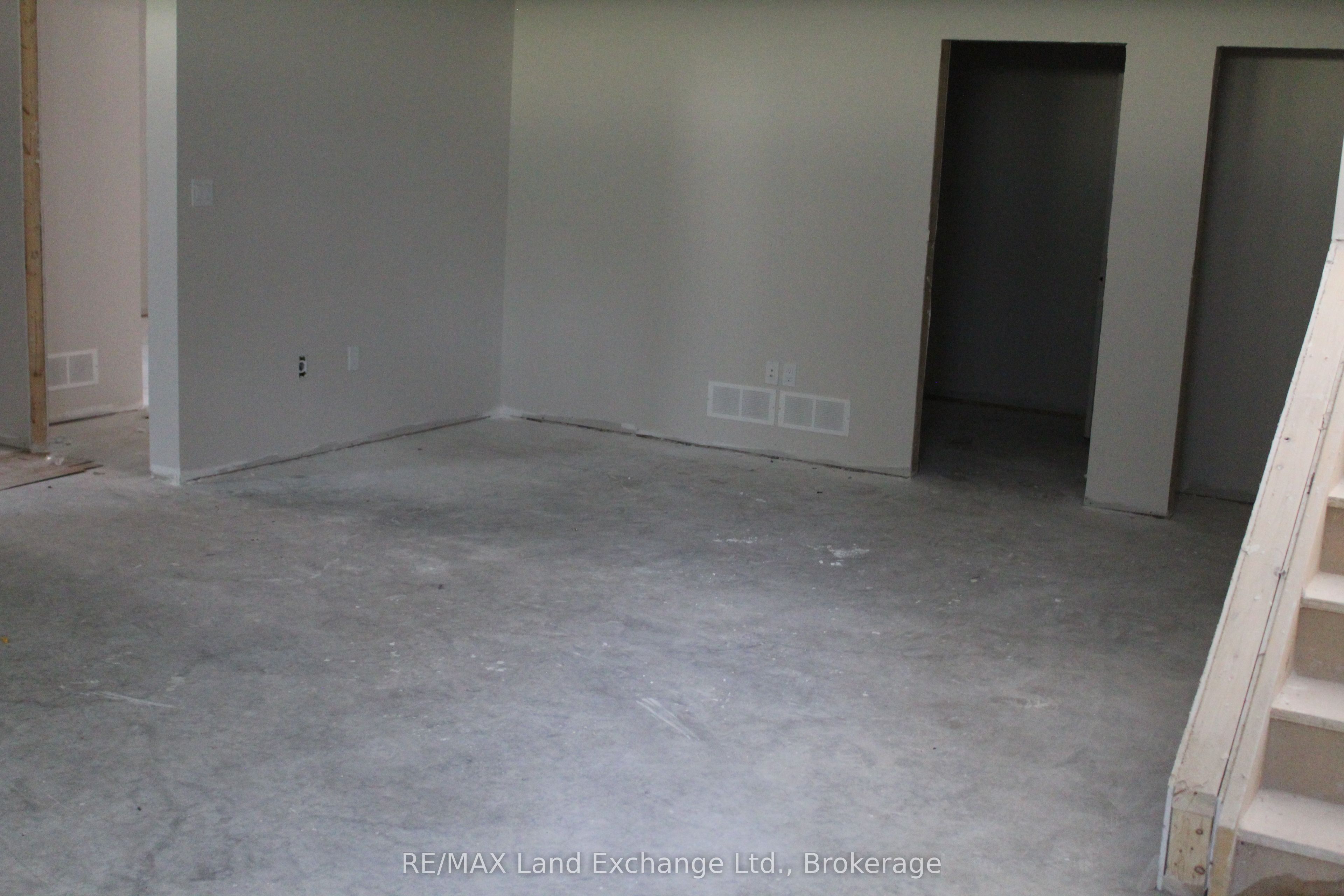 772 Campbell Avenue Property Photo 6