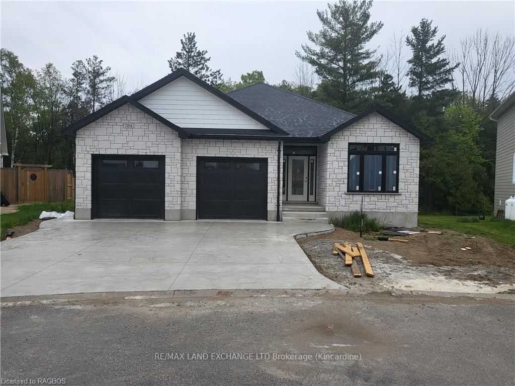 784 CAMPBELL Avenue Property Photo 1