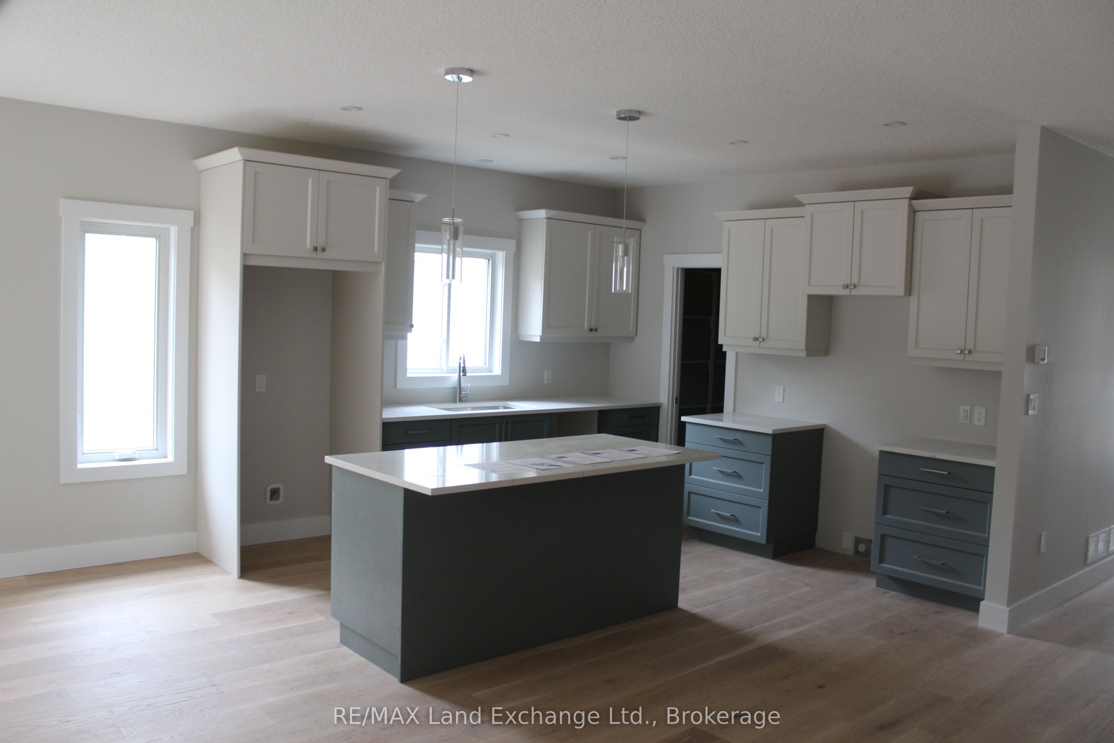 784 Campbell Avenue Property Photo 2