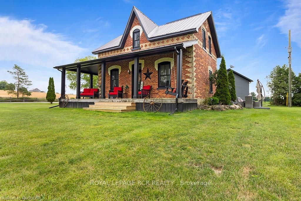 408082 Grey 4 Road Property Photo 4