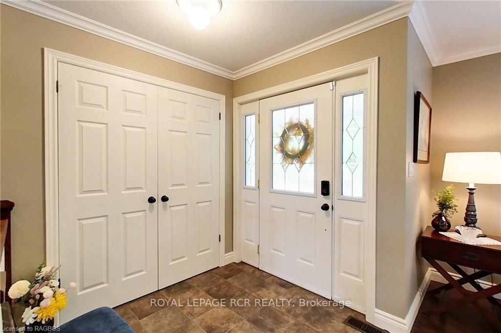 495190 Traverston Road Property Photo 9