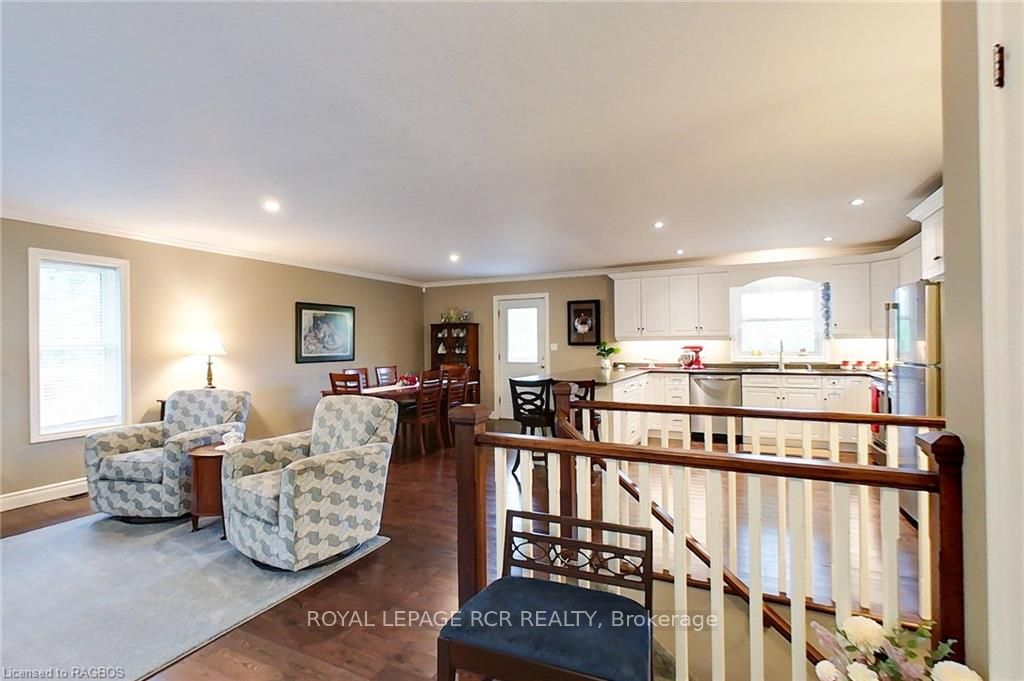 495190 Traverston Road Property Photo 10