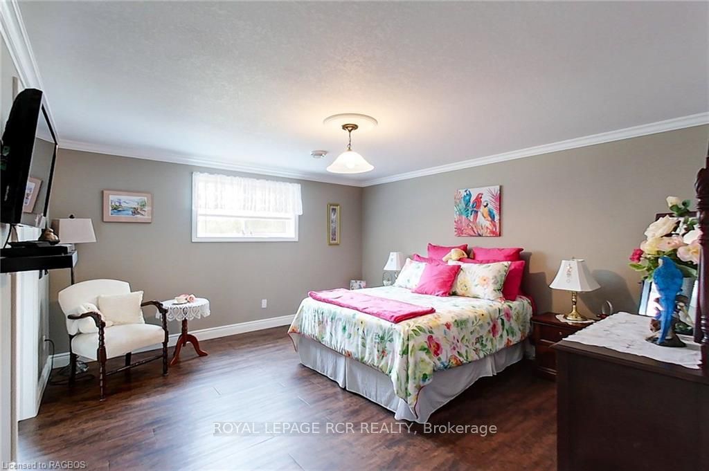 495190 Traverston Road Property Photo 40