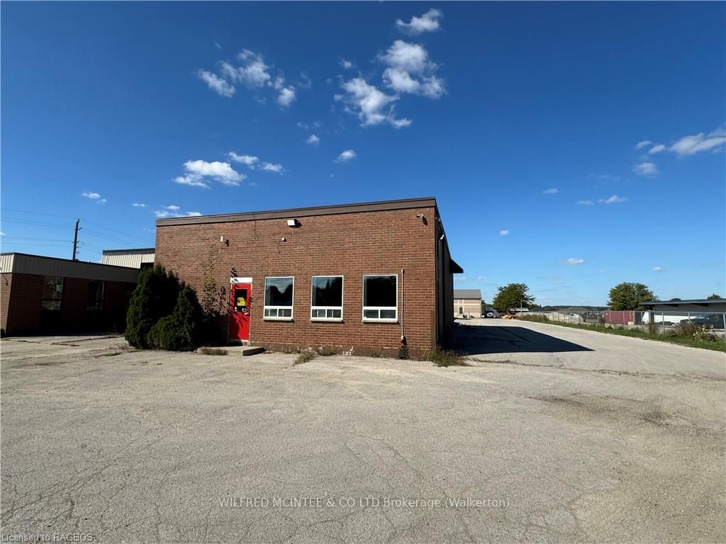 130 Kincardine Property Photo 2